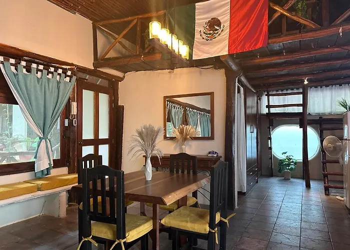 Treehouse Loft In Prime Location
